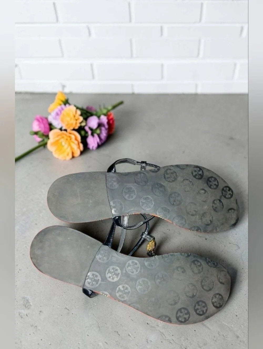 Tory Burch Emmy Striped Patent Leather Thong Sandals EUC Size 8